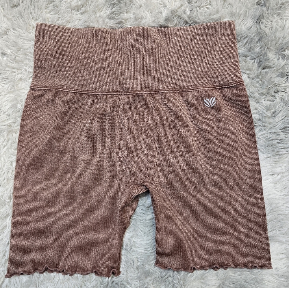 Forever 21 Cocoa Bike Shorts With Lettuce Hem Medium